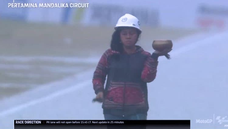 Jadi Pawang Hujan MotoGP Mandalika, Ini Tarif Rara Isti Wulandari