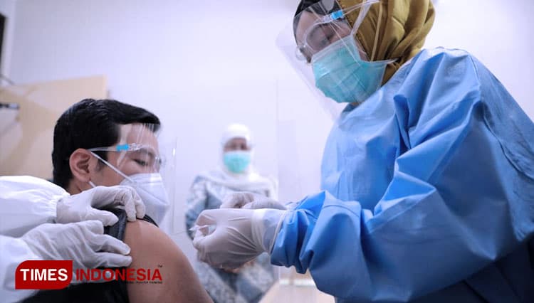 Efek Samping Vaksin Booster, dari Nyeri, Kelelahan hingga Sakit Kepala