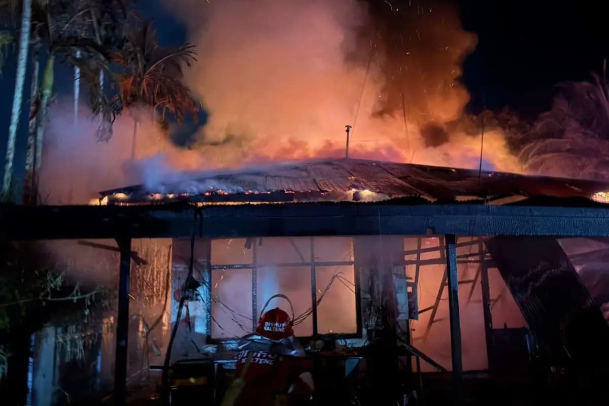 Toko Kopi Bumi Cafe di Jalan Kutilang Palangka Raya Hangus Terbakar, Damkar Sempat Kesulitan Air