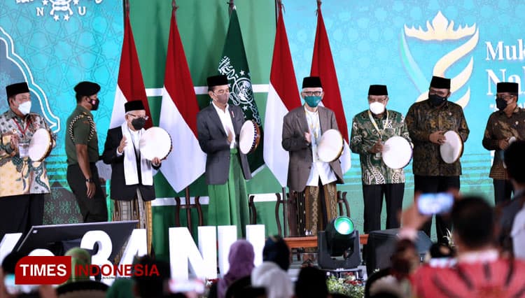 Presiden RI Jokowi Tandai Pembukaan Muktamar NU dengan Pemukulan Rebana